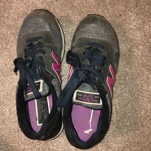 New balance tennis shoes